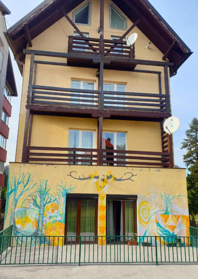 Happy Holiday Apartments Предеал Екстериор снимка